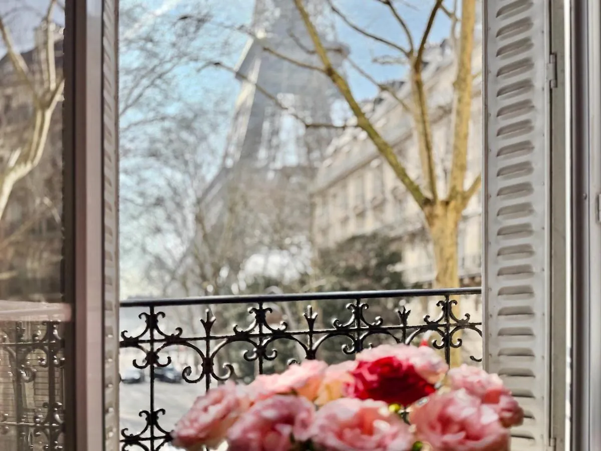 Charming French Style With Eiffel Tower View Prime Location Near Attractions باريس