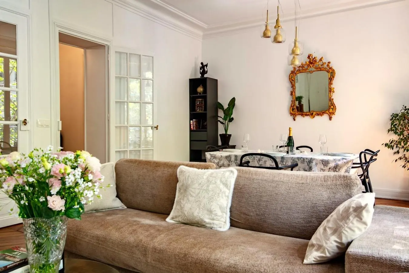 Apartamento Charming French Style With Eiffel Tower View Prime Location Near Attractions Paris